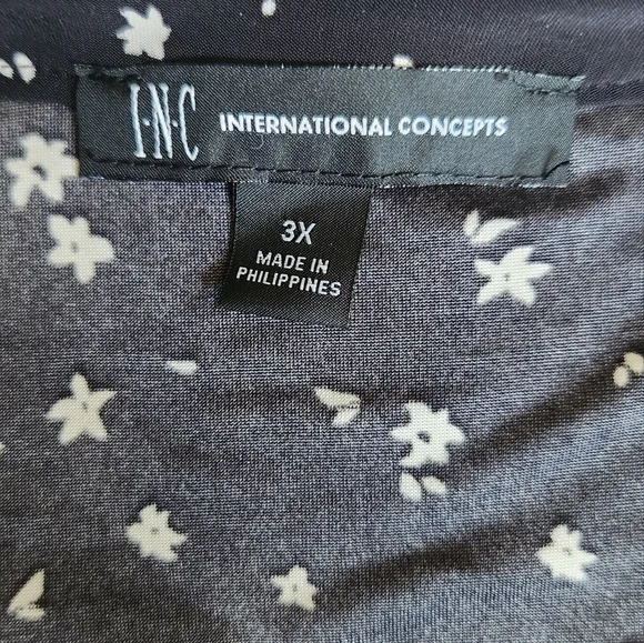 SOLD! INC Women's 3X Riley Ditsy Floral Pullover Long Sleeve - Picture 11 of 14